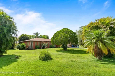 533 Castana Avenue SE Palm Bay FL 32909