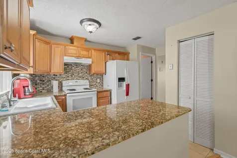 533 Castana Avenue SE Palm Bay FL 32909