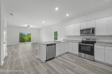 472 Oldenberg Street SW Palm Bay FL 32908
