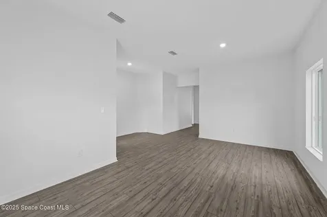 472 Oldenberg Street SW Palm Bay FL 32908