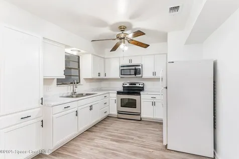 1804 Thomasville Avenue SE Palm Bay FL 32909