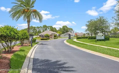 668 Old Country Road SE Palm Bay FL 32909