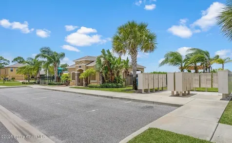 668 Old Country Road SE Palm Bay FL 32909