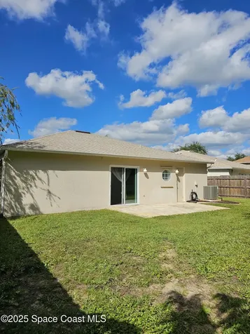 1736 Vista Lake Circle Melbourne FL 32904