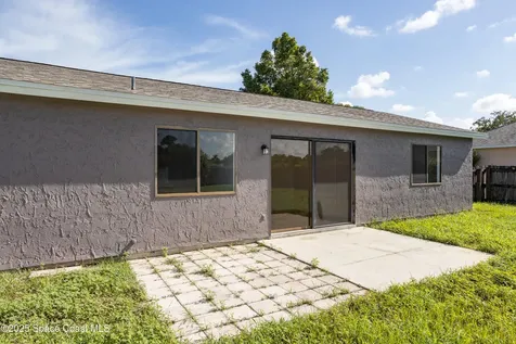 670 Altona Street NW Palm Bay FL 32907