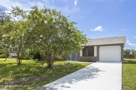 670 Altona Street NW Palm Bay FL 32907