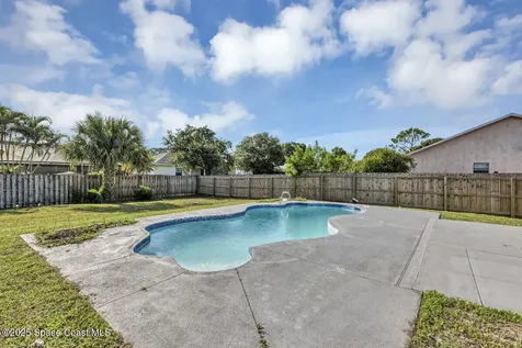 1099 Dusseldorf Avenue NW Palm Bay FL 32907
