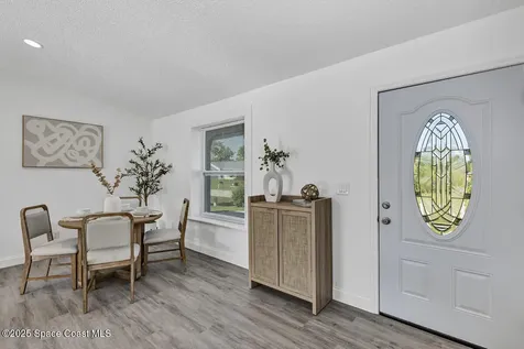 1099 Dusseldorf Avenue NW Palm Bay FL 32907