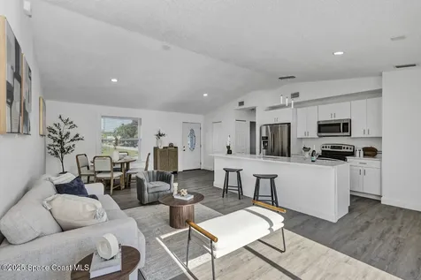 1099 Dusseldorf Avenue NW Palm Bay FL 32907