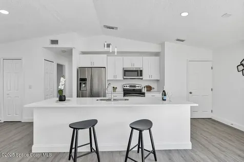 1099 Dusseldorf Avenue NW Palm Bay FL 32907