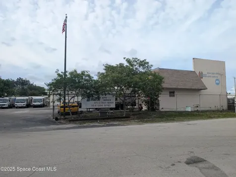 101 NW 43rd Street Oakland Park FL 33309