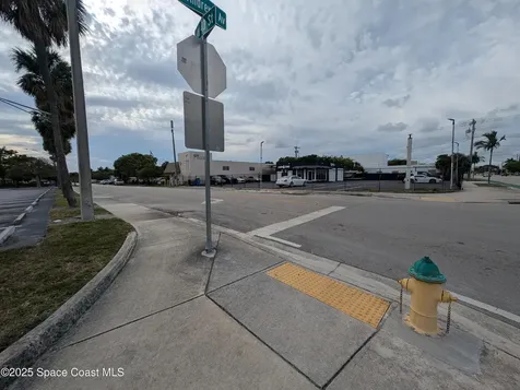 101 NW 43rd Street Oakland Park FL 33309
