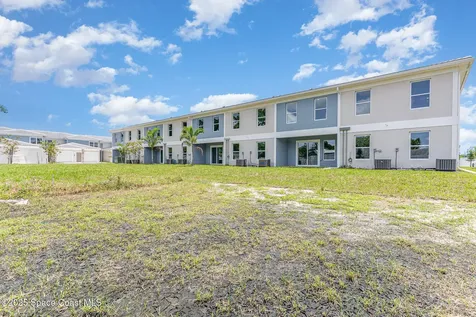 1605 Par Street NE Palm Bay FL 32905