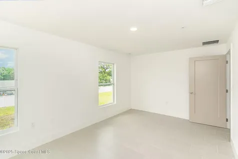1605 Par Street NE Palm Bay FL 32905