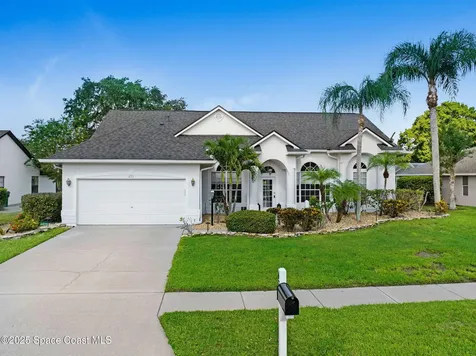 471 Lake Victoria Circle Melbourne FL 32940