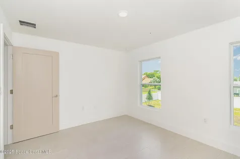 1605 Par Street NE Palm Bay FL 32905