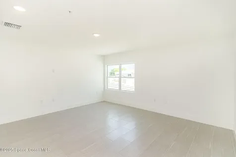1605 Par Street NE Palm Bay FL 32905