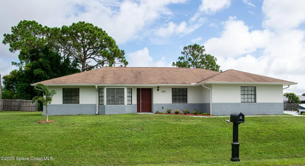 1095 Lynbrook Street NW Palm Bay FL 32907