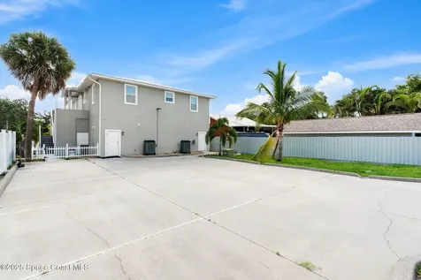 2012 Vernon Place Melbourne FL 32901