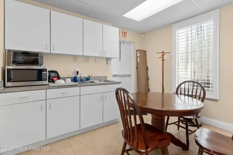 2012 Vernon Place Melbourne FL 32901