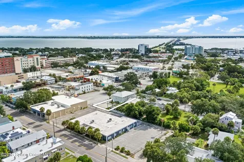 2012 Vernon Place Melbourne FL 32901
