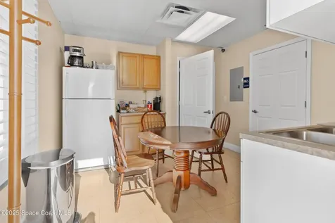 2012 Vernon Place Melbourne FL 32901