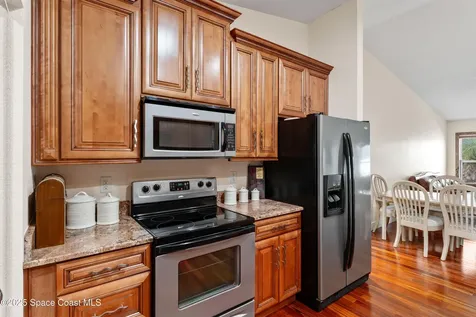 2012 Vernon Place Melbourne FL 32901