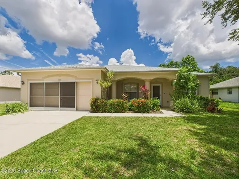 826 Riviera Avenue Sebastian FL 32958