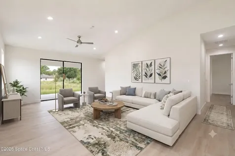 460 Grenadier Avenue NW Palm Bay FL 32907
