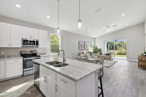 460 Grenadier Avenue NW Palm Bay FL 32907