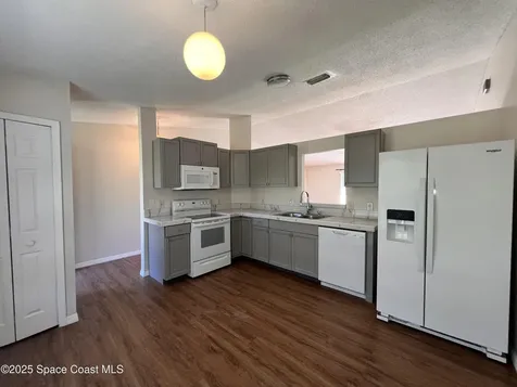 399 Fluvia Avenue SE Palm Bay FL 32909