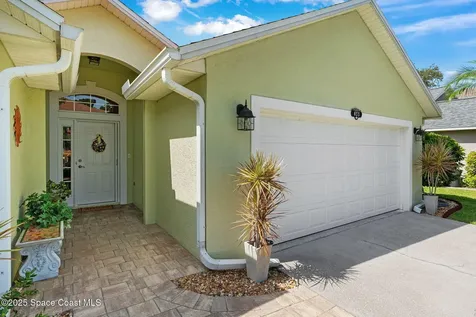 833 Tavernier Circle NE Palm Bay FL 32905