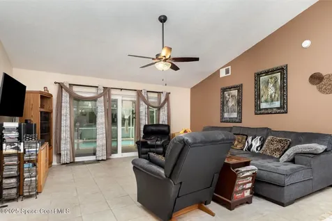 2938 Pembridge Street Kissimmee FL 34747