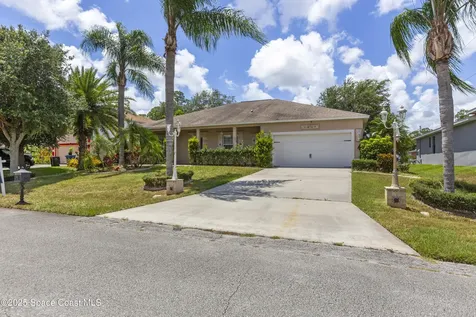1870 Parrsboro Street NW Palm Bay FL 32907