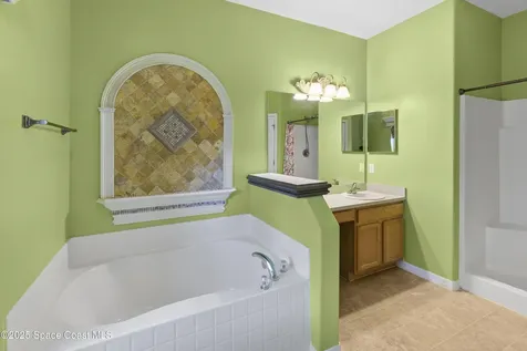 1870 Parrsboro Street NW Palm Bay FL 32907