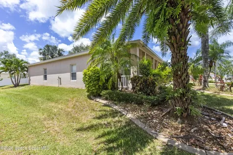 1870 Parrsboro Street NW Palm Bay FL 32907