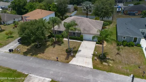 1870 Parrsboro Street NW Palm Bay FL 32907