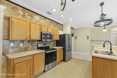 1870 Parrsboro Street NW Palm Bay FL 32907