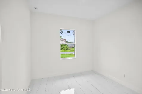 2886 Grant Avenue SE Palm Bay FL 32909