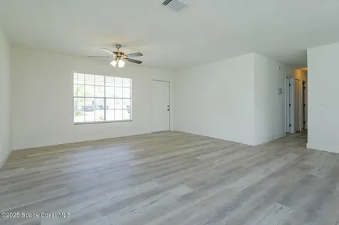 940 Hampshire Avenue NE Palm Bay FL 32905