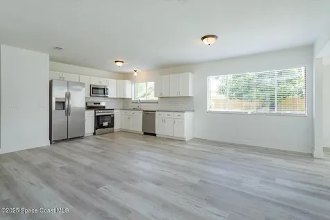 940 Hampshire Avenue NE Palm Bay FL 32905