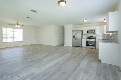 940 Hampshire Avenue NE Palm Bay FL 32905