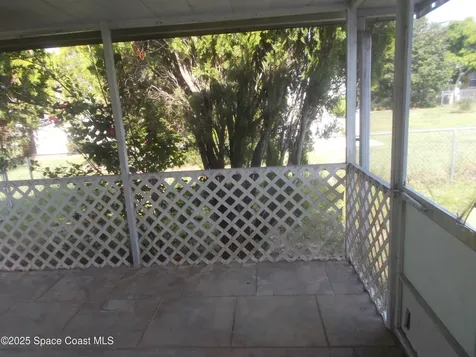 906 Spruce Street Sebastian FL 32976