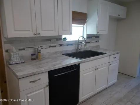 906 Spruce Street Sebastian FL 32976