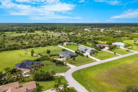 4009 Gardenwood Circle Grant FL 32949