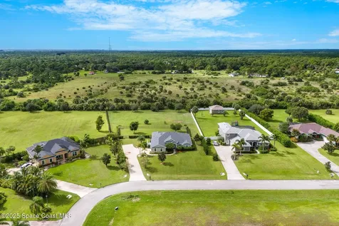 4009 Gardenwood Circle Grant FL 32949