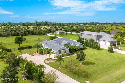 4009 Gardenwood Circle Grant FL 32949