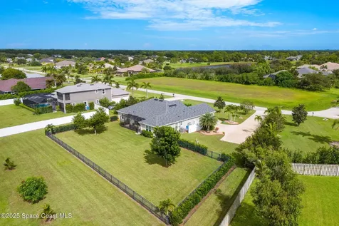 4009 Gardenwood Circle Grant FL 32949