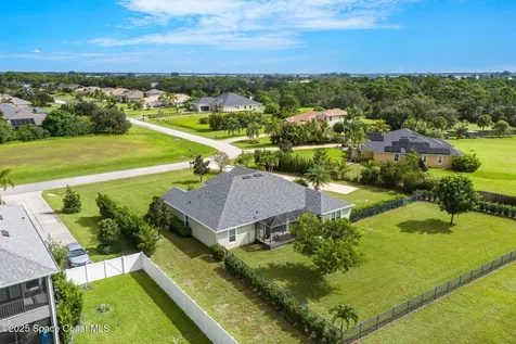 4009 Gardenwood Circle Grant FL 32949