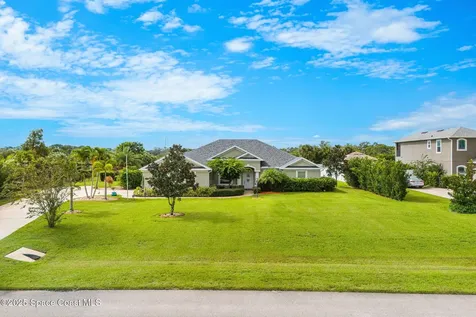 4009 Gardenwood Circle Grant FL 32949